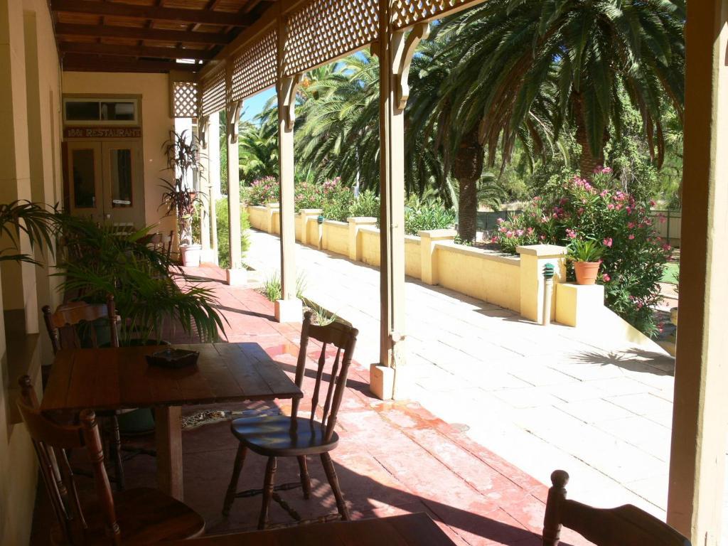 The Priory Hotel Dongara Esterno foto