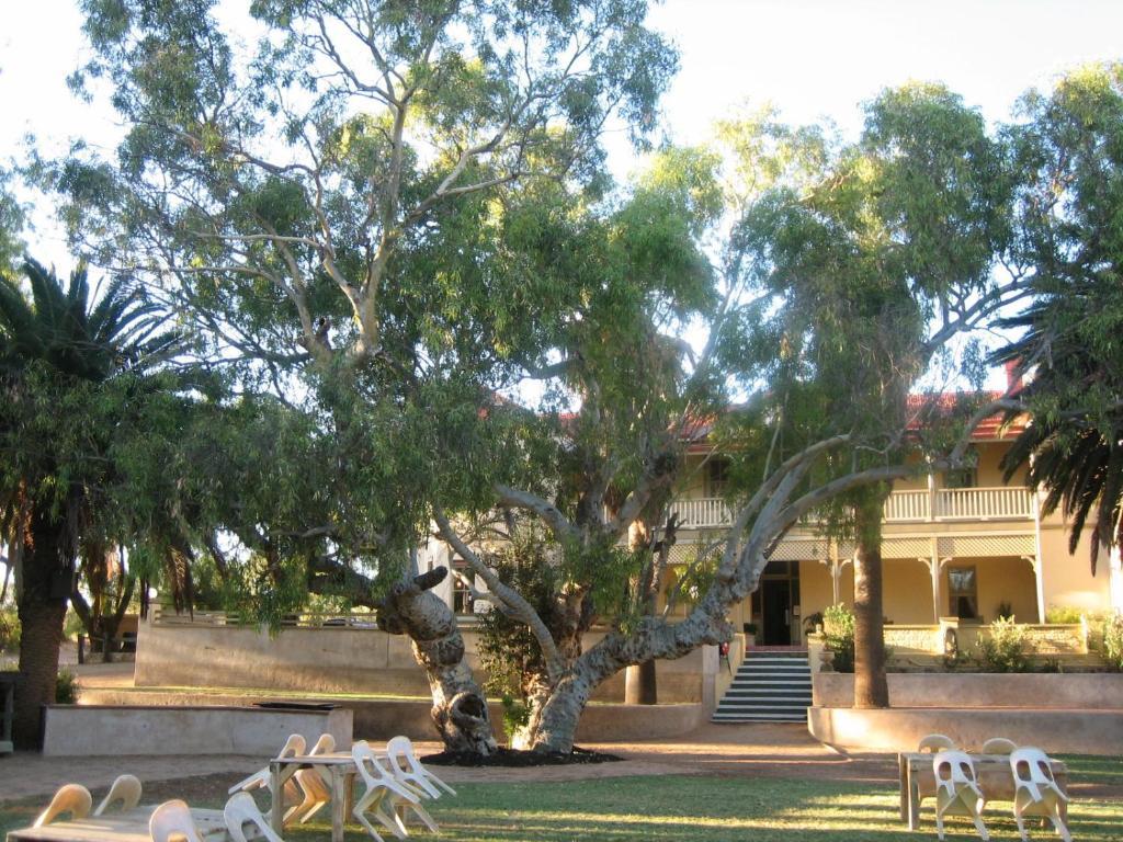 The Priory Hotel Dongara Esterno foto