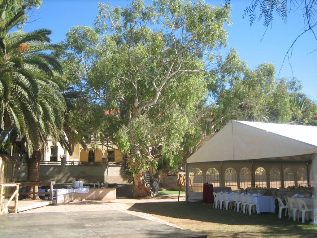 The Priory Hotel Dongara Esterno foto