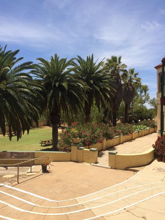 The Priory Hotel Dongara Esterno foto